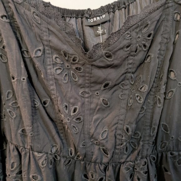 New with tags! Torrid Black Eyelet Puff-Sleeve Top - Picture 2 of 14